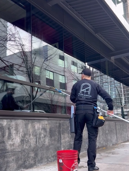 Window Cleaning in Milwaukie